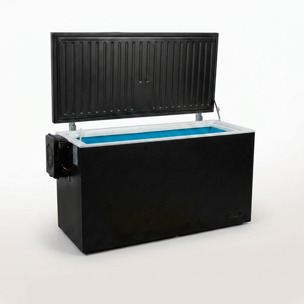 Cold Plunge Tub Built for Year-Round Use, 33°F Cooling, Ozone Sanitation, Weatherproof UV Coating — Studio Shot